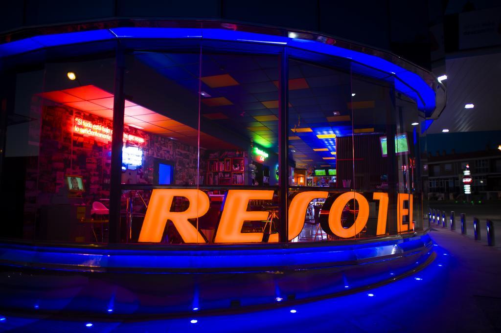 Resotel Villares de la Reina Exterior foto